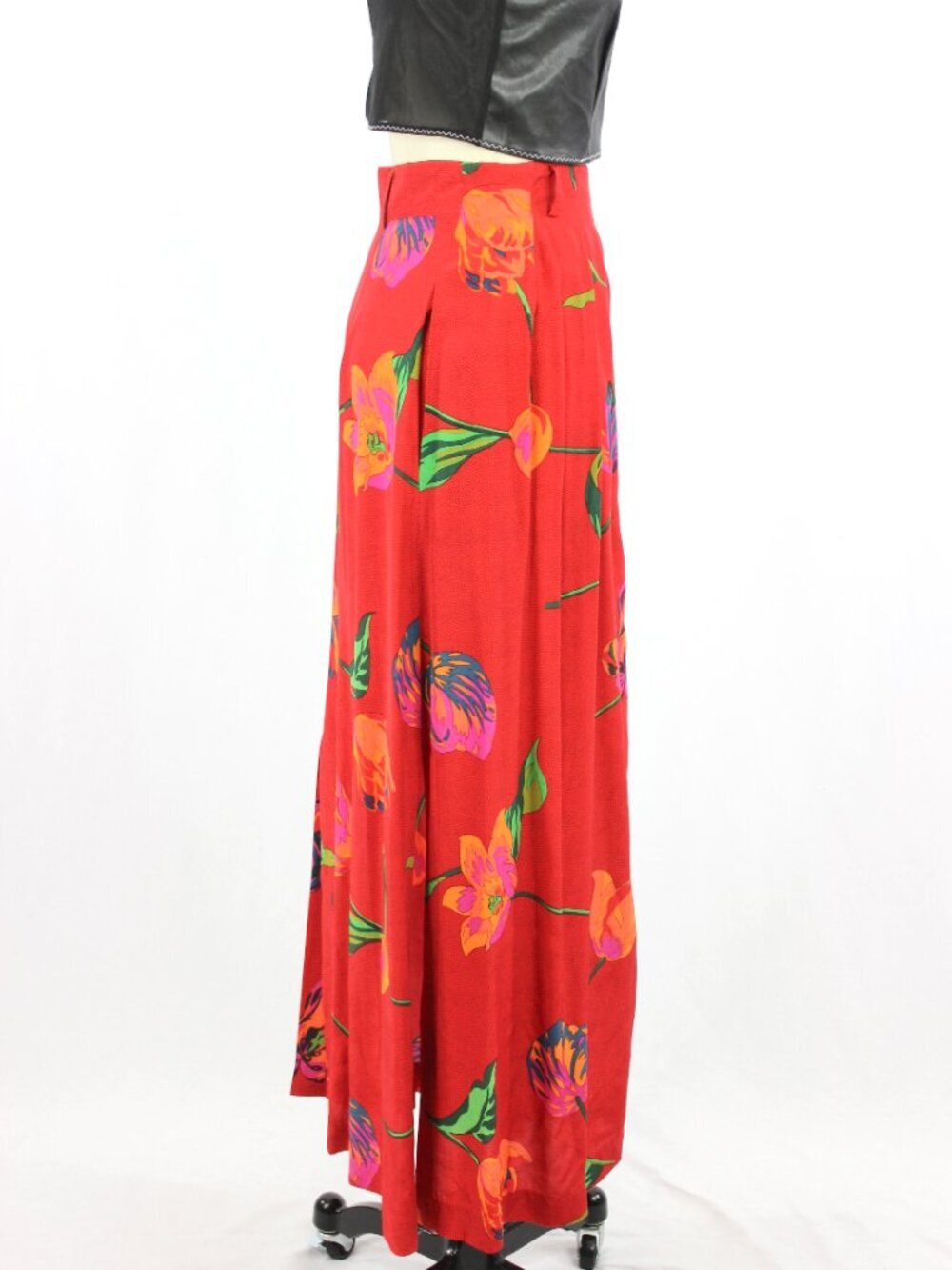 Vintage 80's MONDI Red Floral ViscosePleated A-Line Midi Skirt, Size 18 - Picture 3 of 14